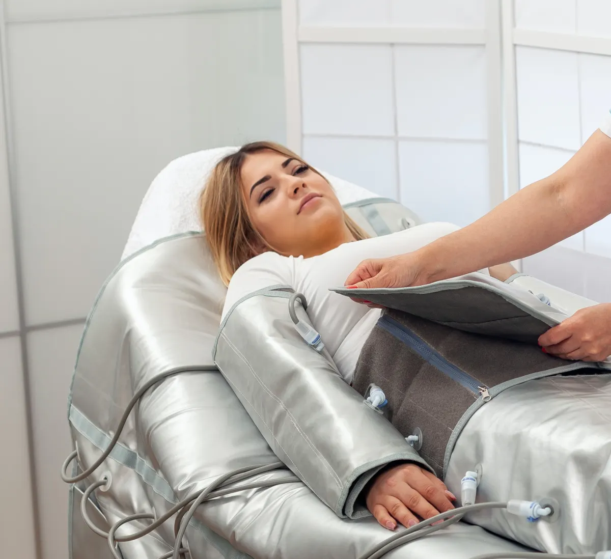 Masaż pneumatyczny w Reha Medica Szczecinek